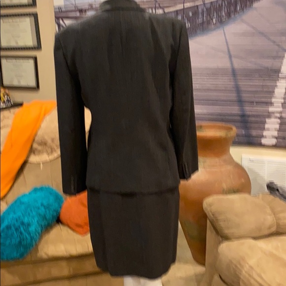 Lauren Ralph Lauren 2 pic Set Skirt and Jacket size 10 - Picture 12 of 16